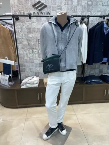 JOSEPH ABBOUD たかい　かおり コーディネート画像