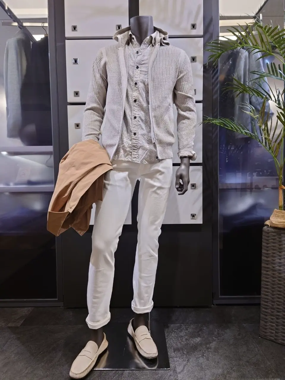 JOSEPH ABBOUD 石川 コーディネート画像