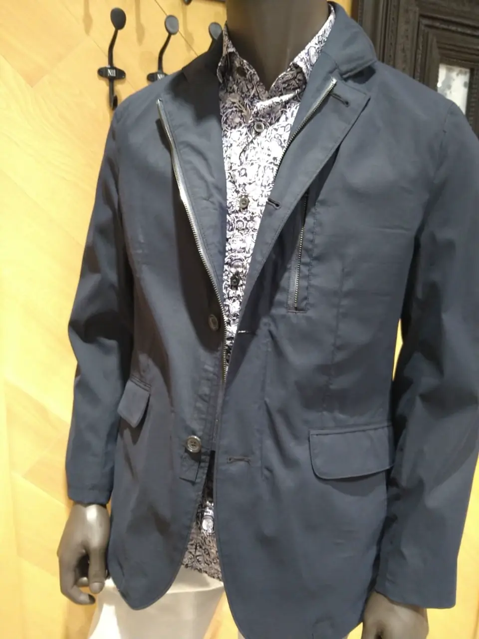 JOSEPH ABBOUD 重留 コーディネート画像