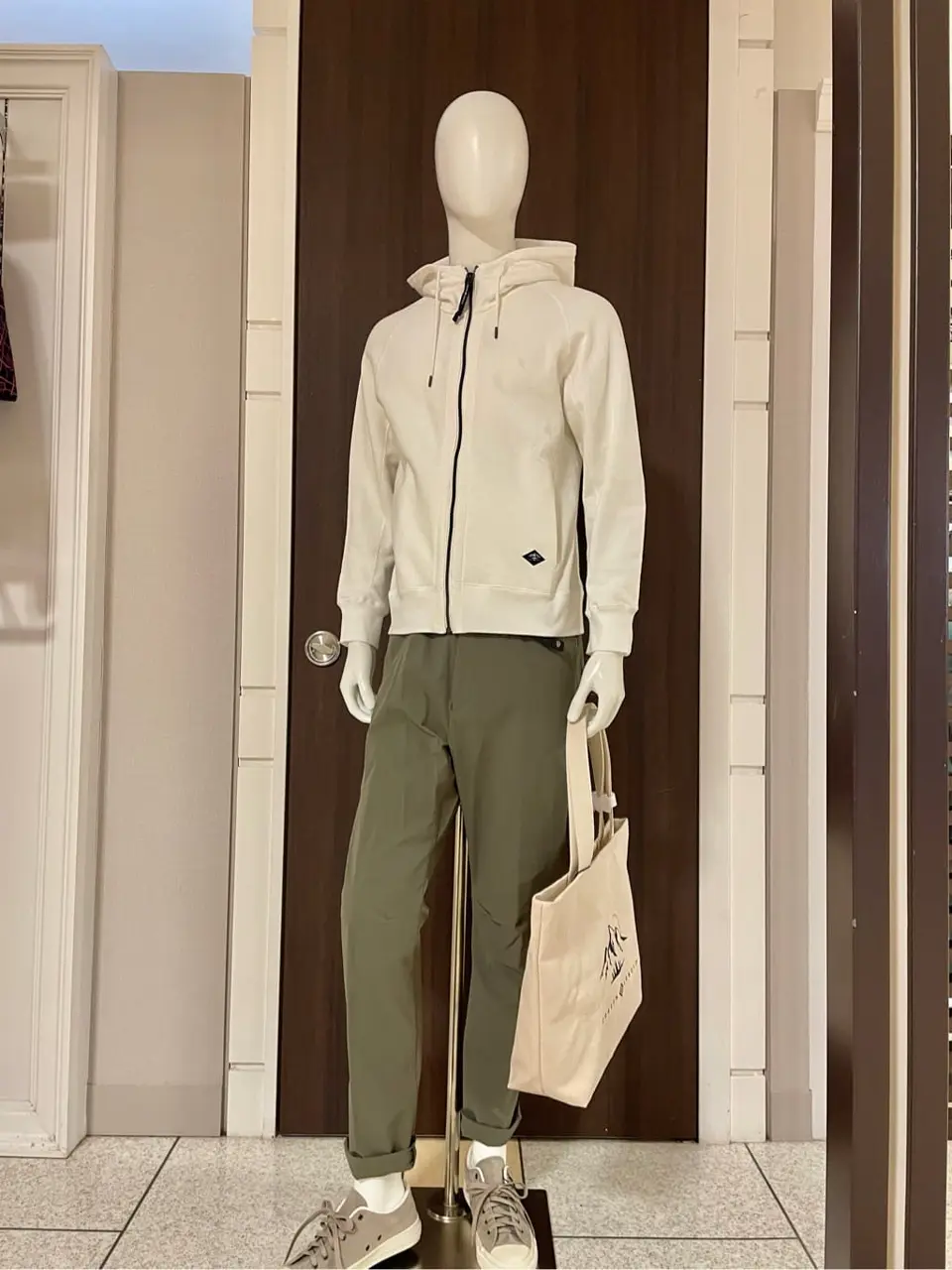 JOSEPH ABBOUD 松山 コーディネート画像