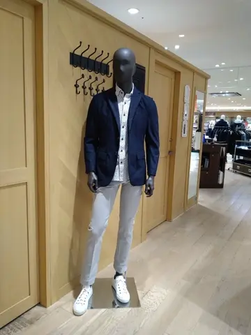 JOSEPH ABBOUD 重留 コーディネート画像