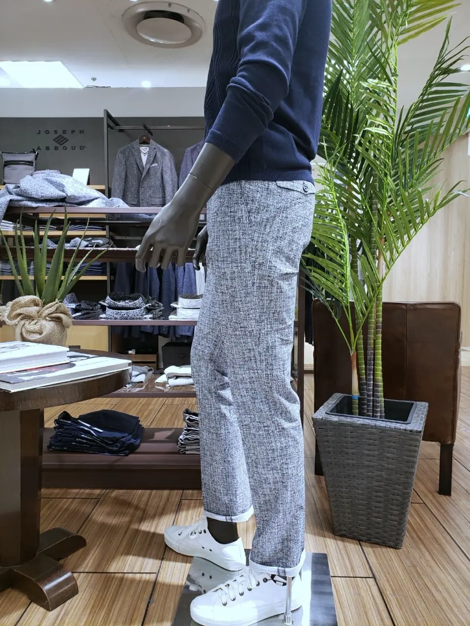 JOSEPH ABBOUD 中西 コーディネート画像