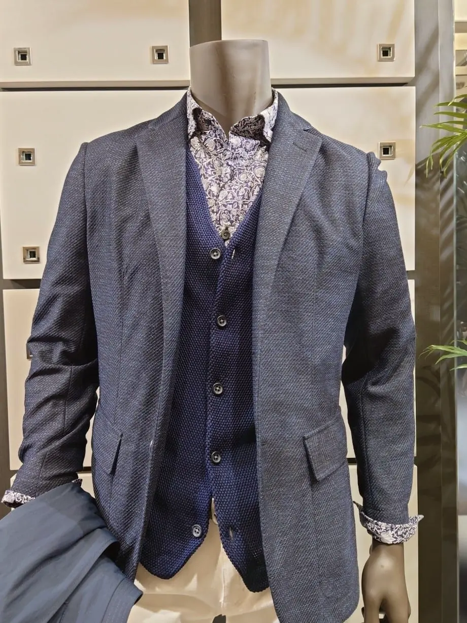 JOSEPH ABBOUD 石川 コーディネート画像
