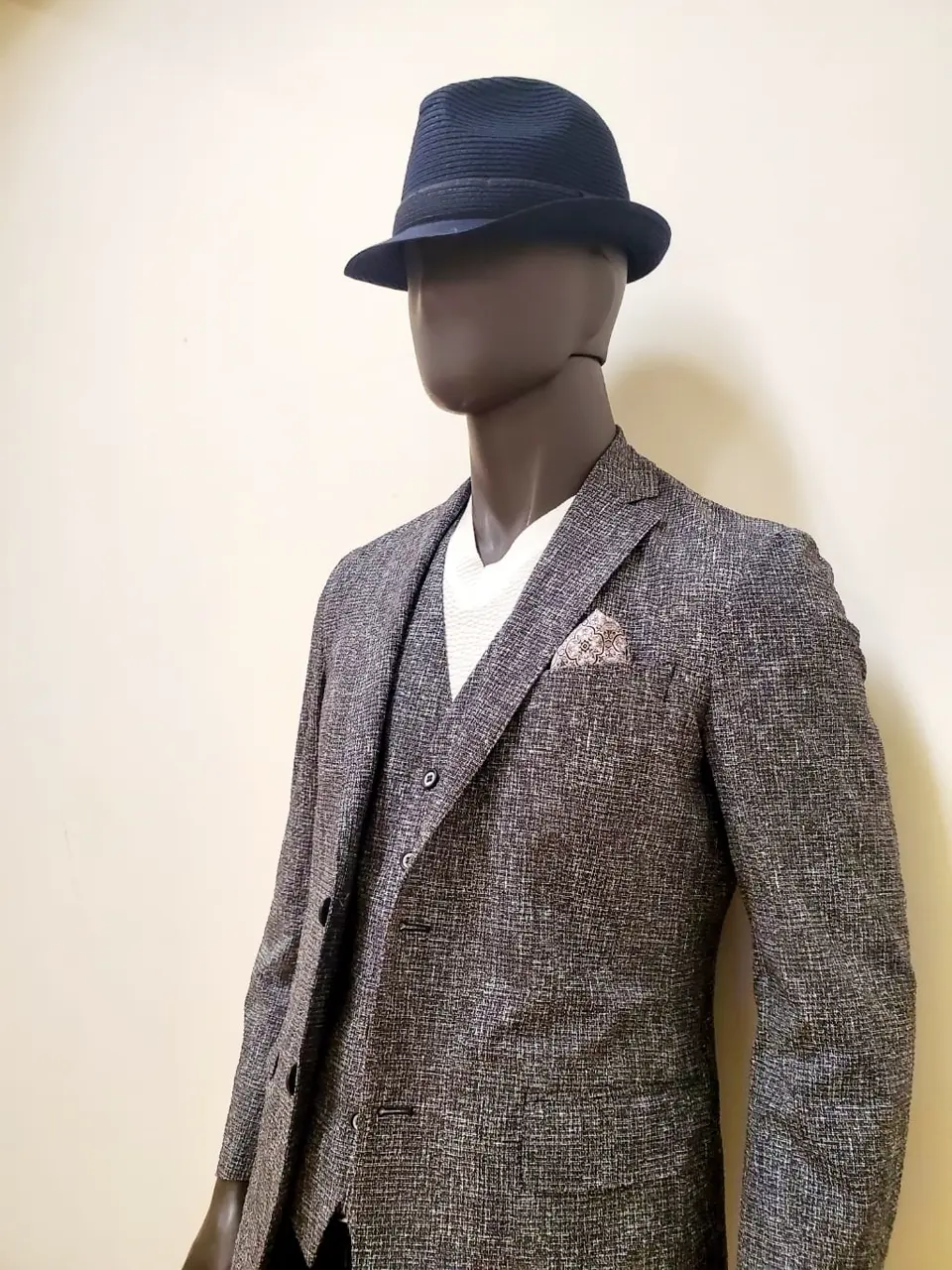 JOSEPH ABBOUD 亀井 コーディネート画像