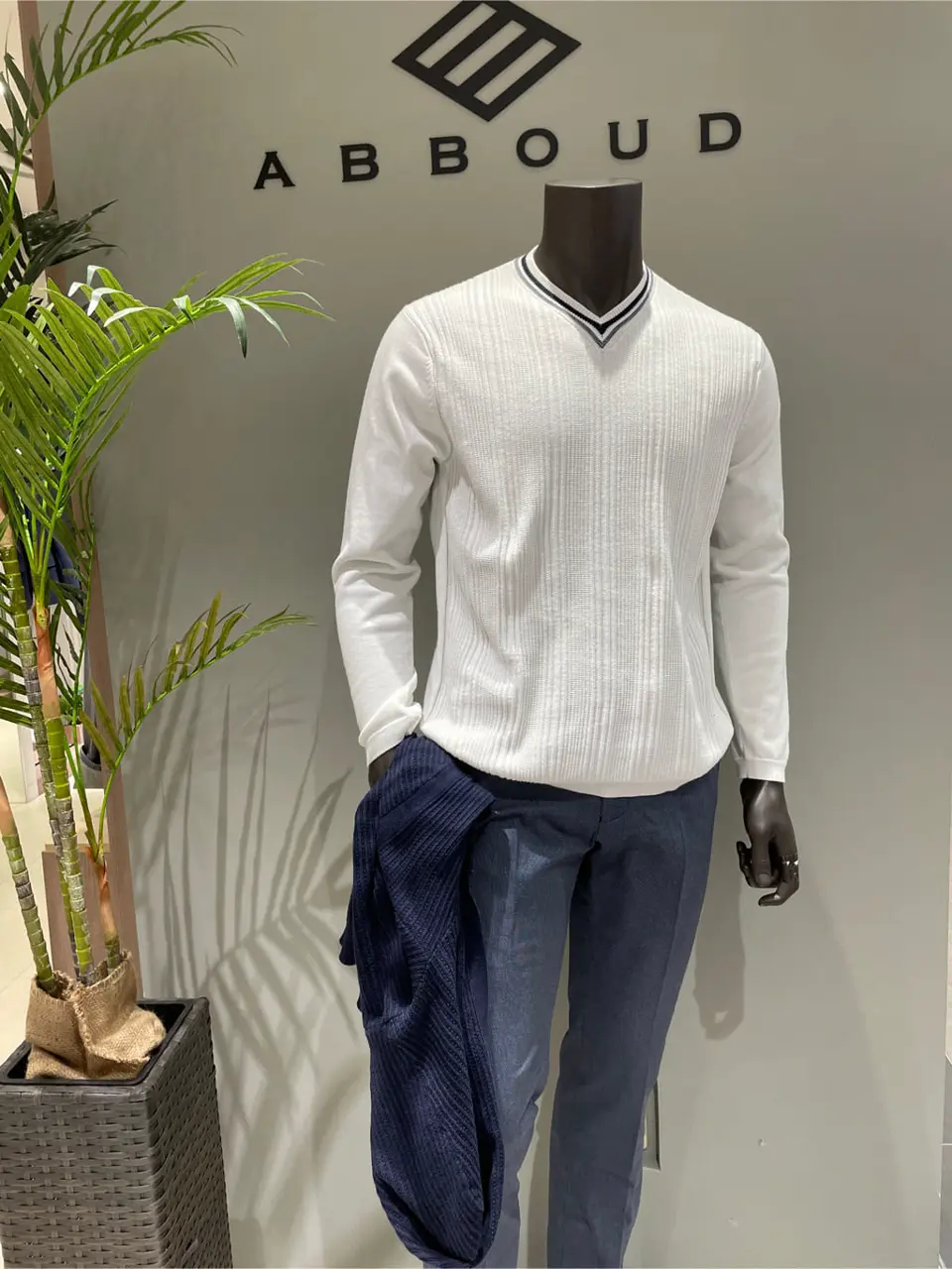 JOSEPH ABBOUD 伊津野 コーディネート画像