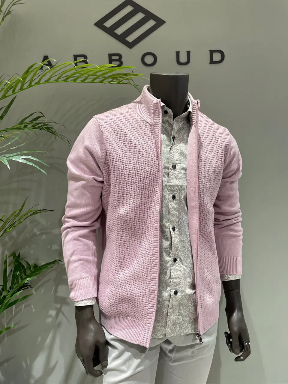 JOSEPH ABBOUD 伊津野 コーディネート画像
