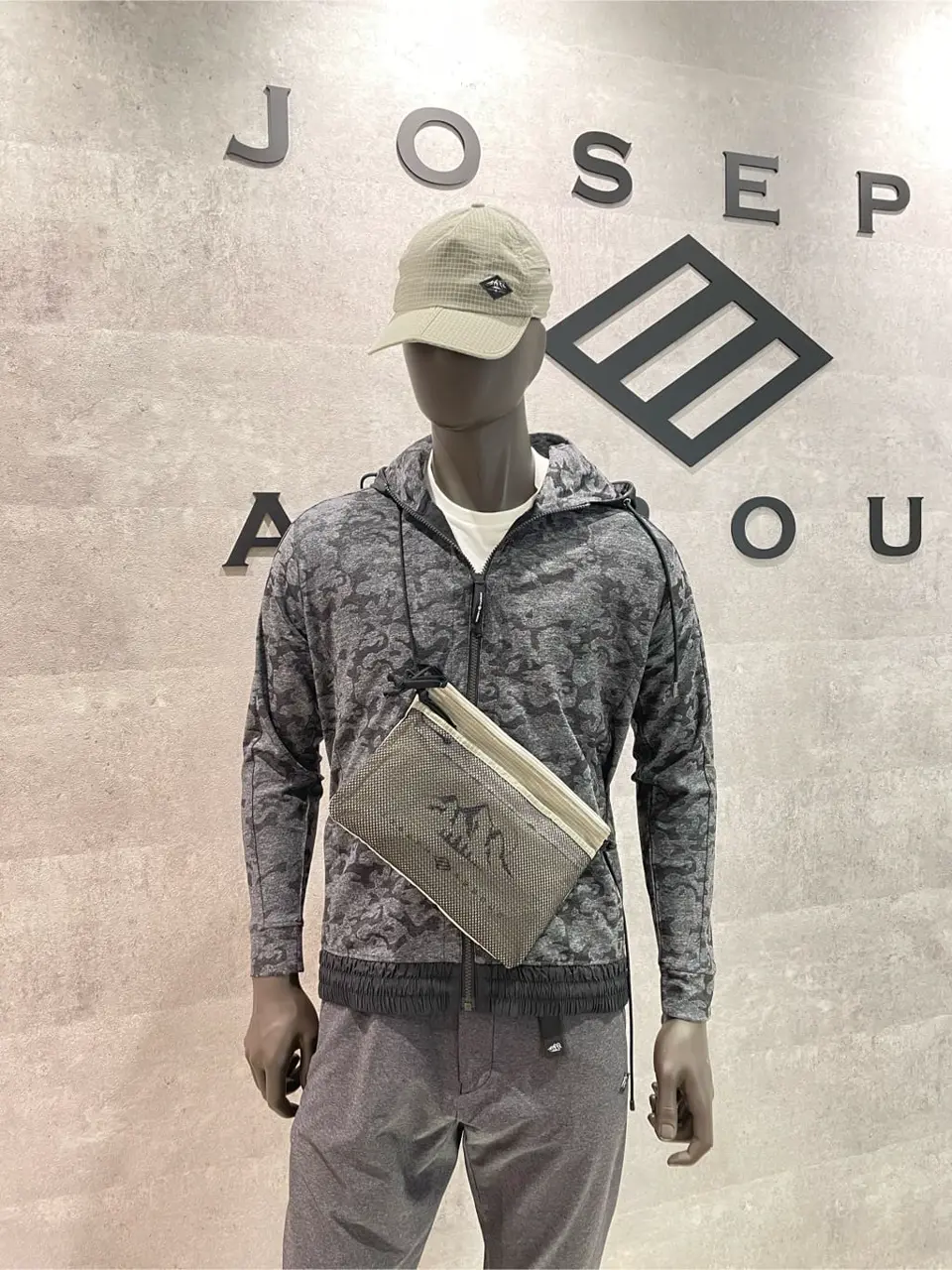 JOSEPH ABBOUD 東　 コーディネート画像