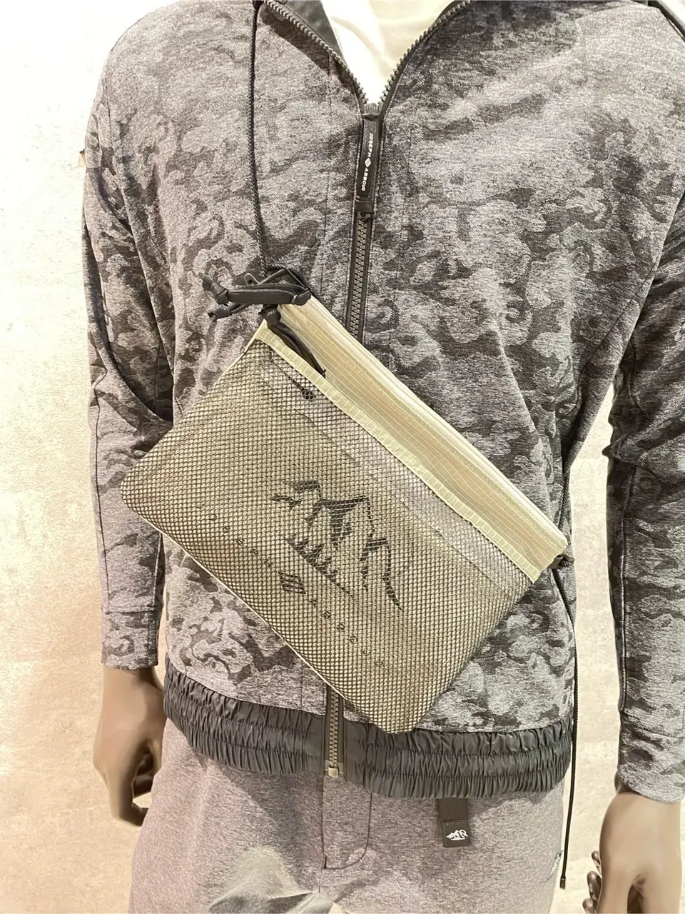 JOSEPH ABBOUD 東　 コーディネート画像