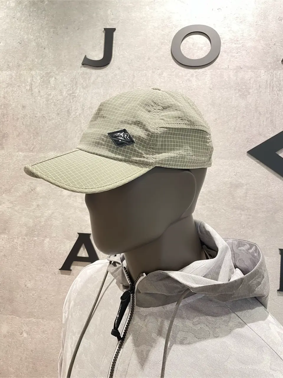 JOSEPH ABBOUD 東　 コーディネート画像