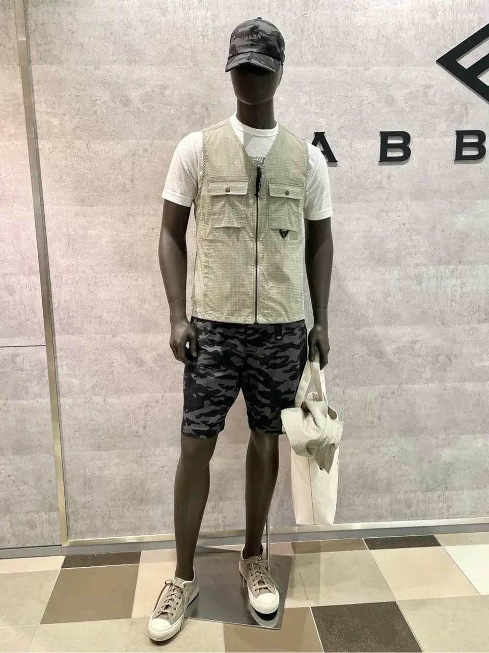 JOSEPH ABBOUD 二澤 コーディネート画像