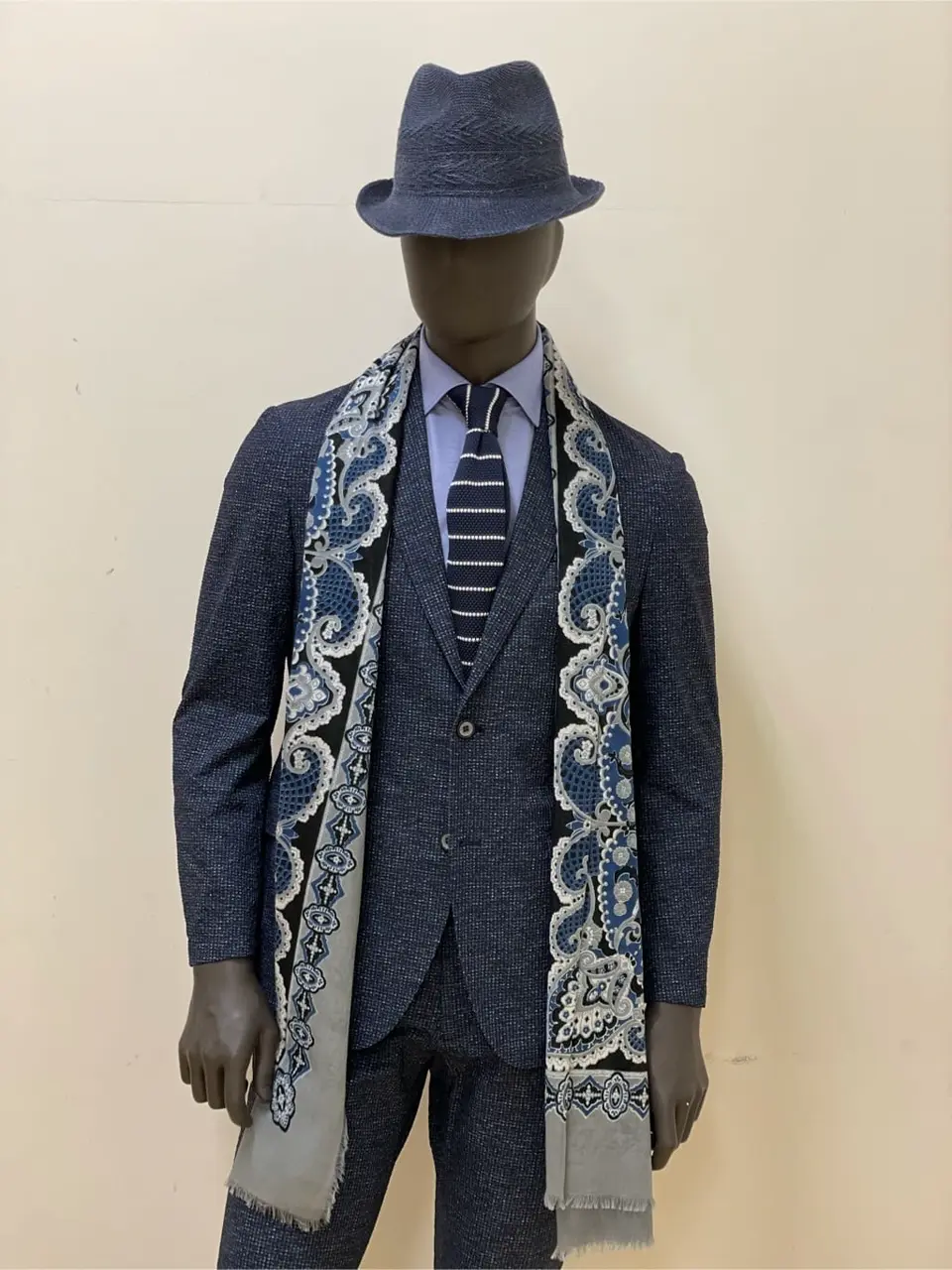 JOSEPH ABBOUD 金本 コーディネート画像