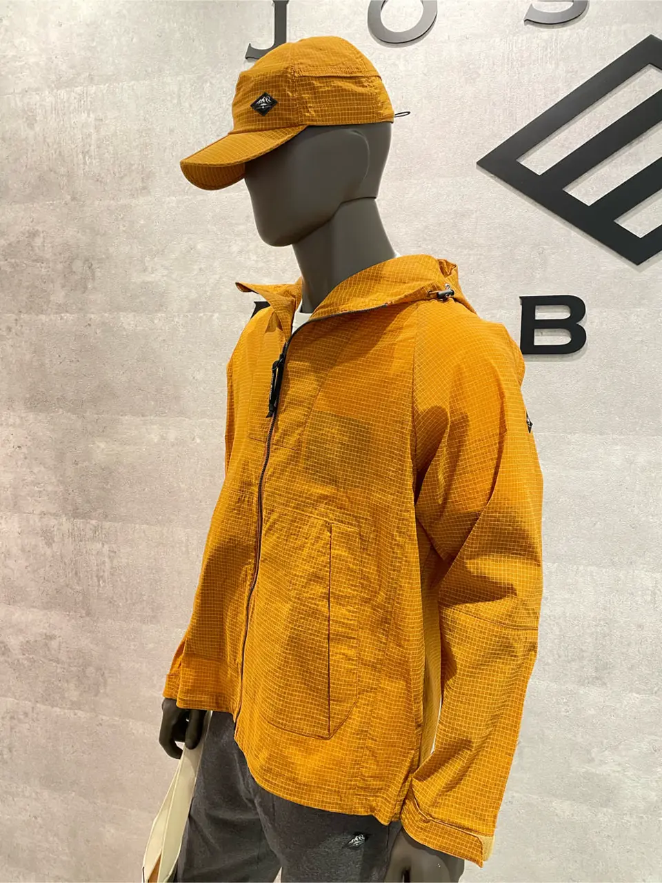 JOSEPH ABBOUD 東　 コーディネート画像