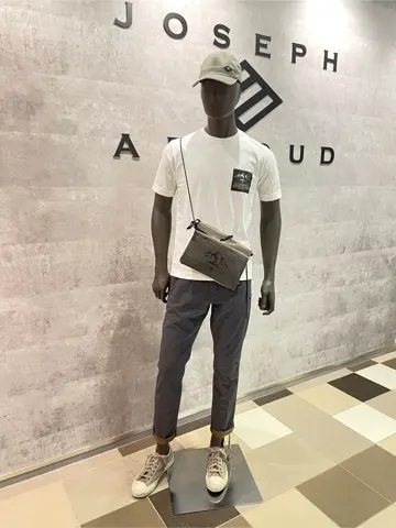 JOSEPH ABBOUD 東　 コーディネート画像