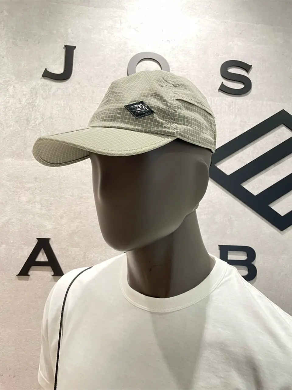 JOSEPH ABBOUD 東　 コーディネート画像