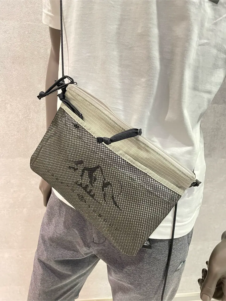 JOSEPH ABBOUD 東　 コーディネート画像