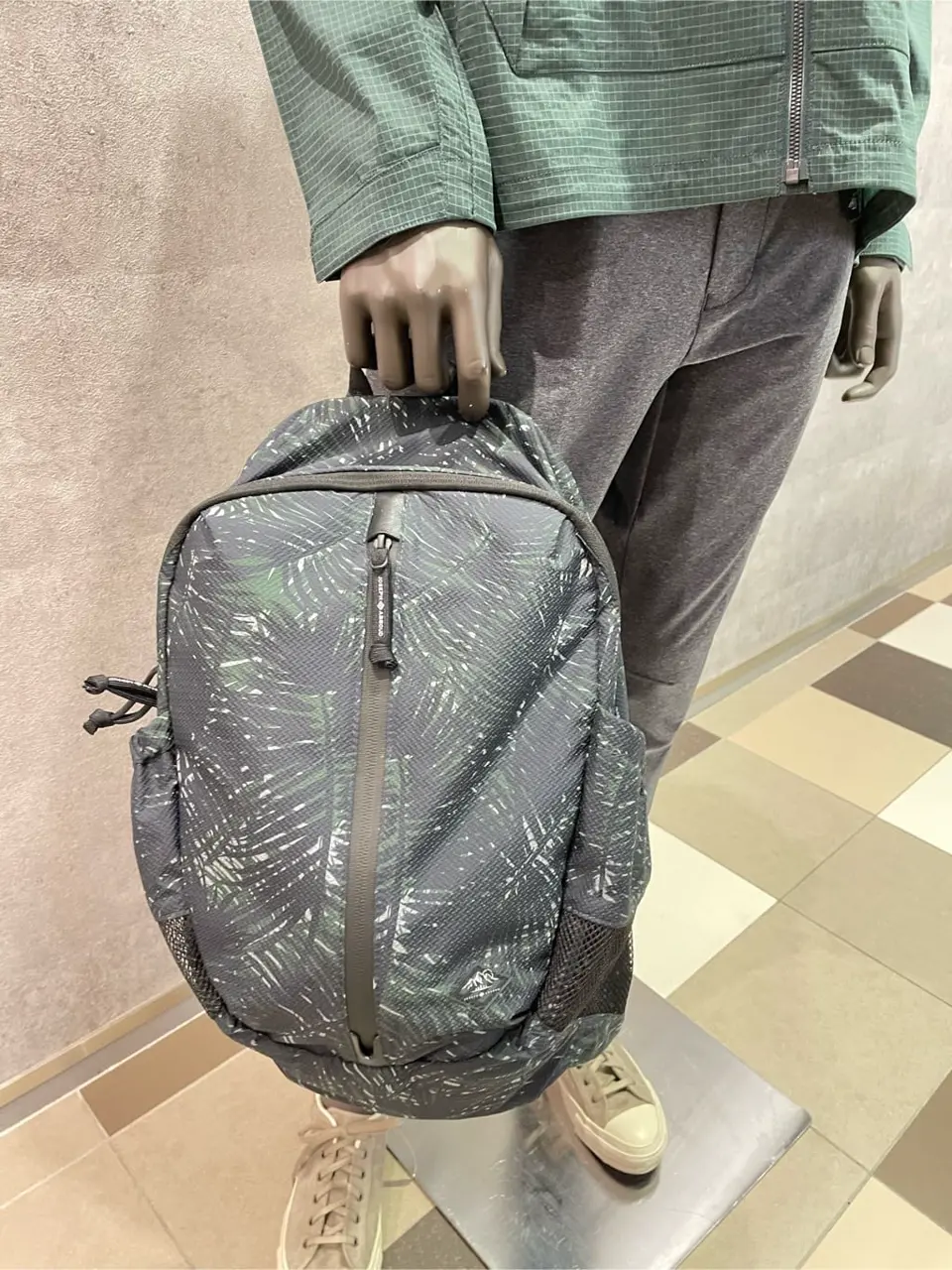 JOSEPH ABBOUD 東　 コーディネート画像