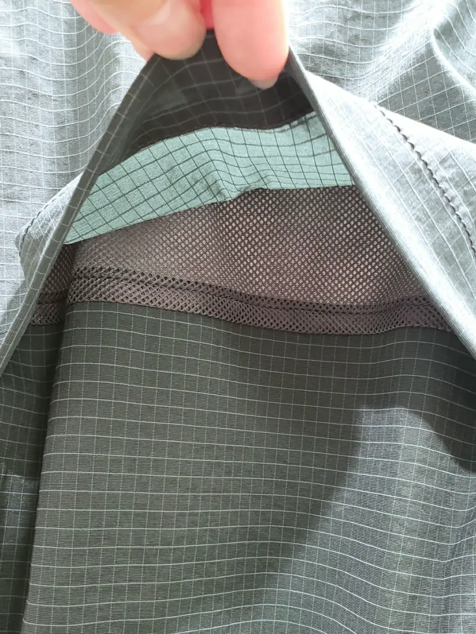 JOSEPH ABBOUD 中西 コーディネート画像