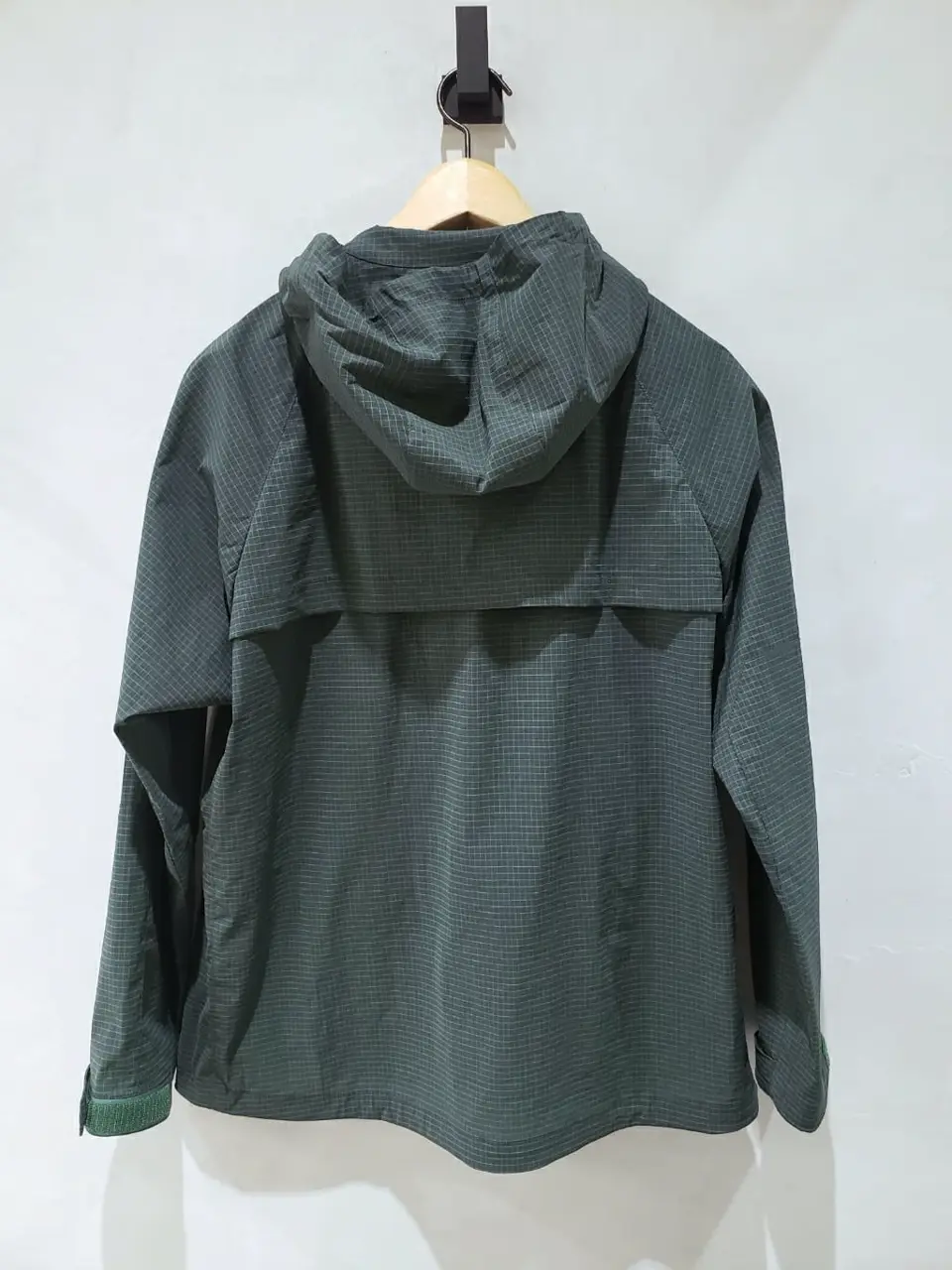 JOSEPH ABBOUD 中西 コーディネート画像