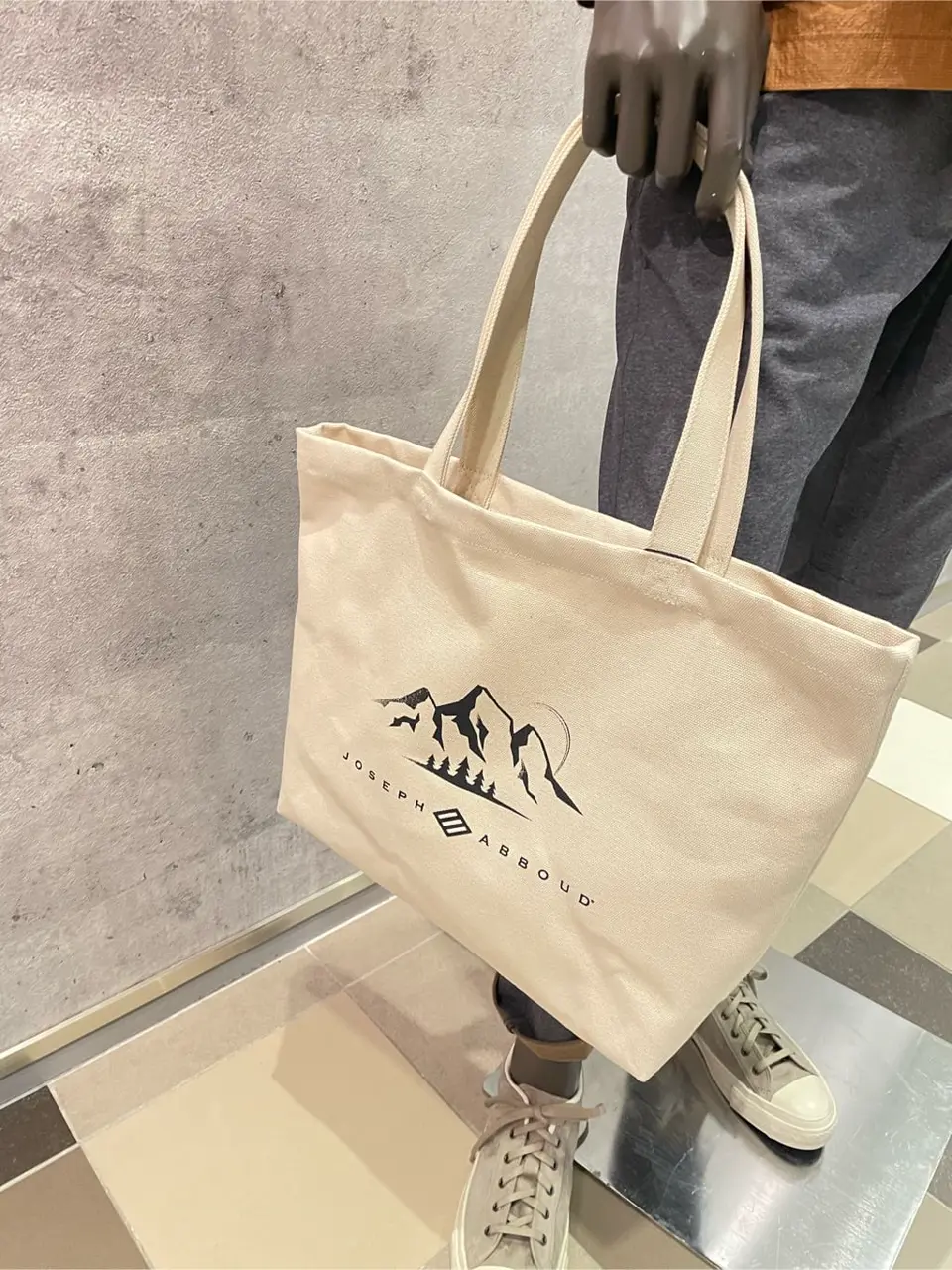 JOSEPH ABBOUD 東　 コーディネート画像