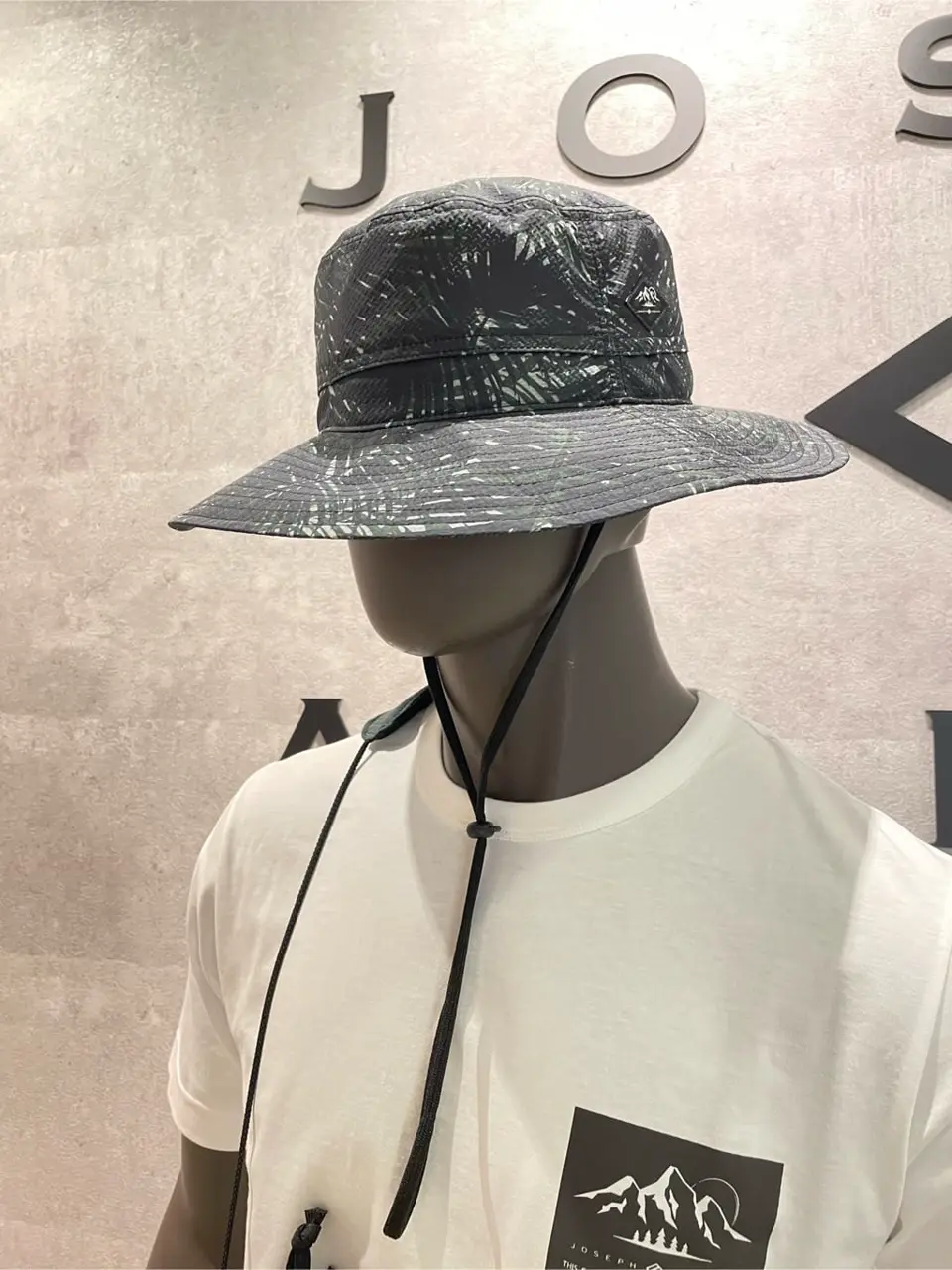 JOSEPH ABBOUD 東　 コーディネート画像