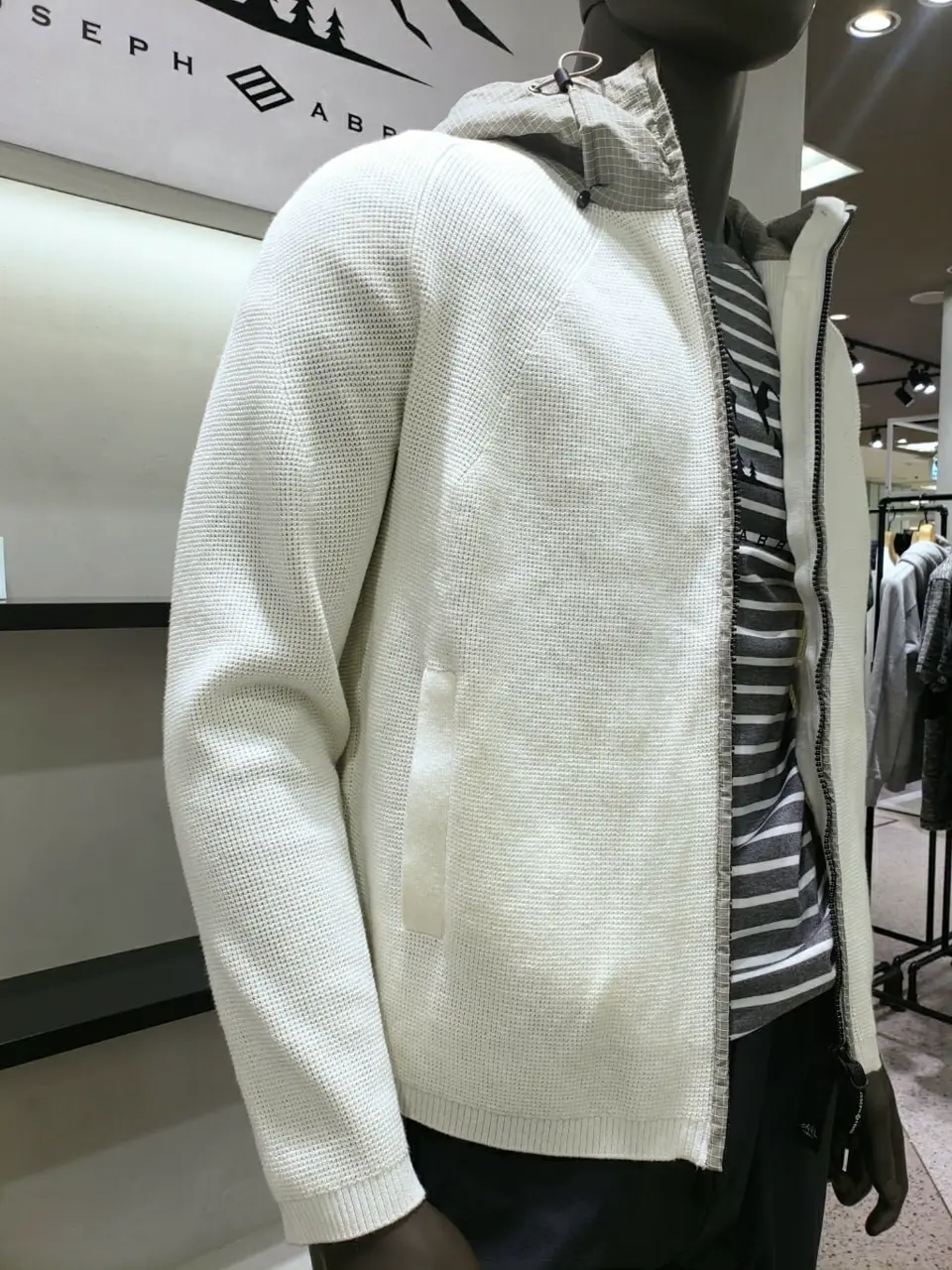 JOSEPH ABBOUD 中西 コーディネート画像