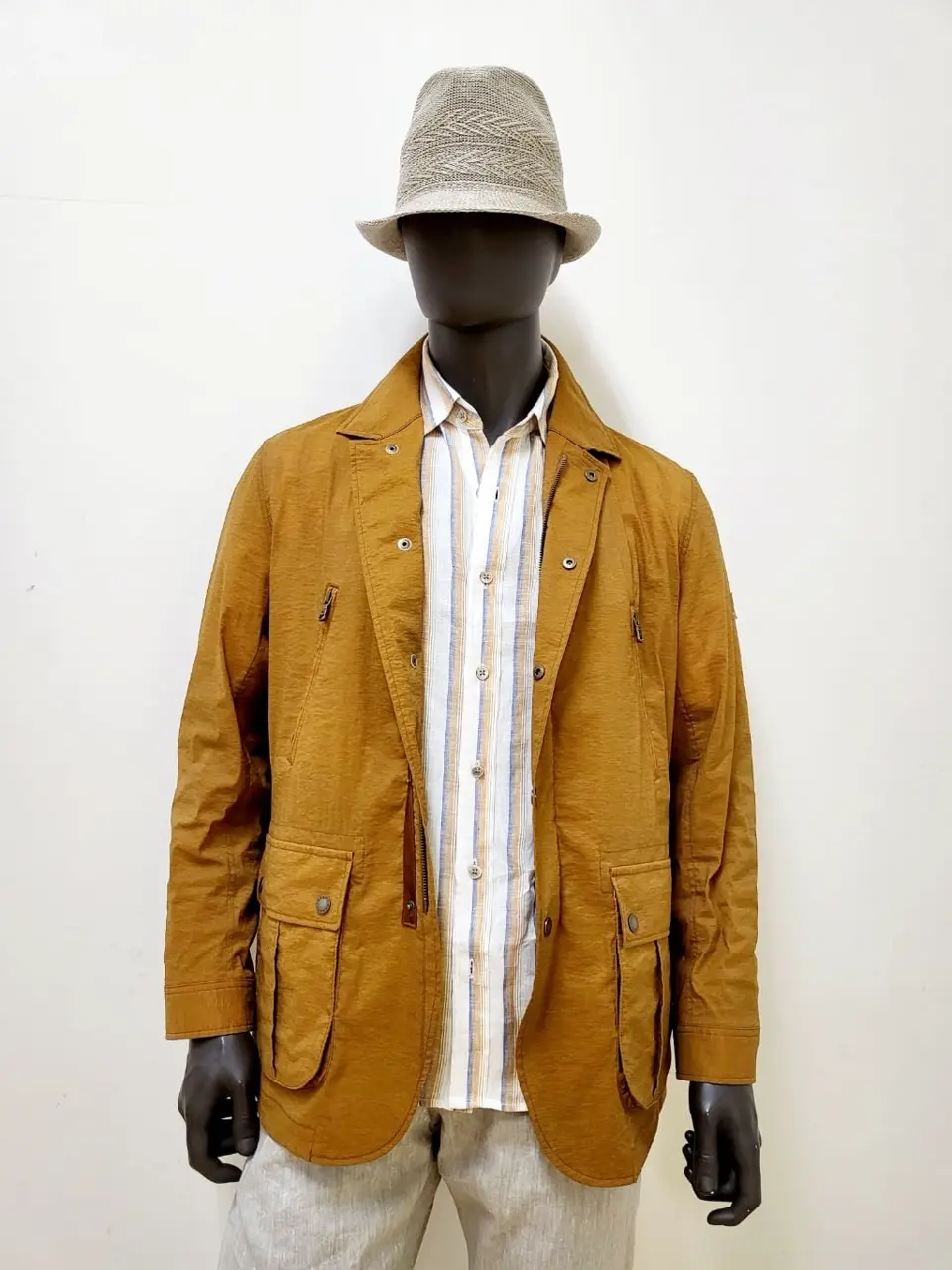 JOSEPH ABBOUD 亀井 コーディネート画像