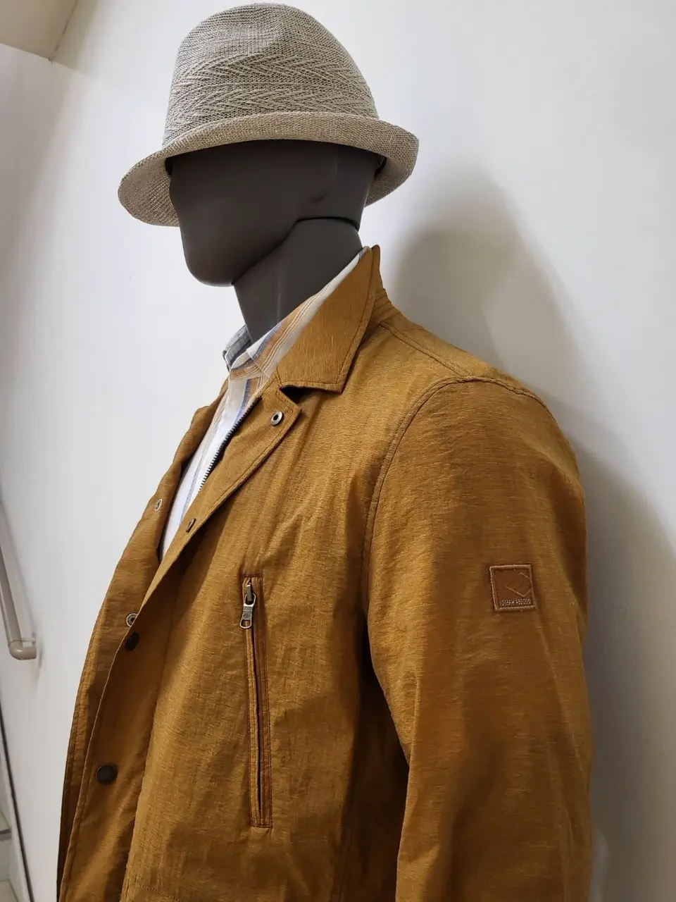 JOSEPH ABBOUD 亀井 コーディネート画像