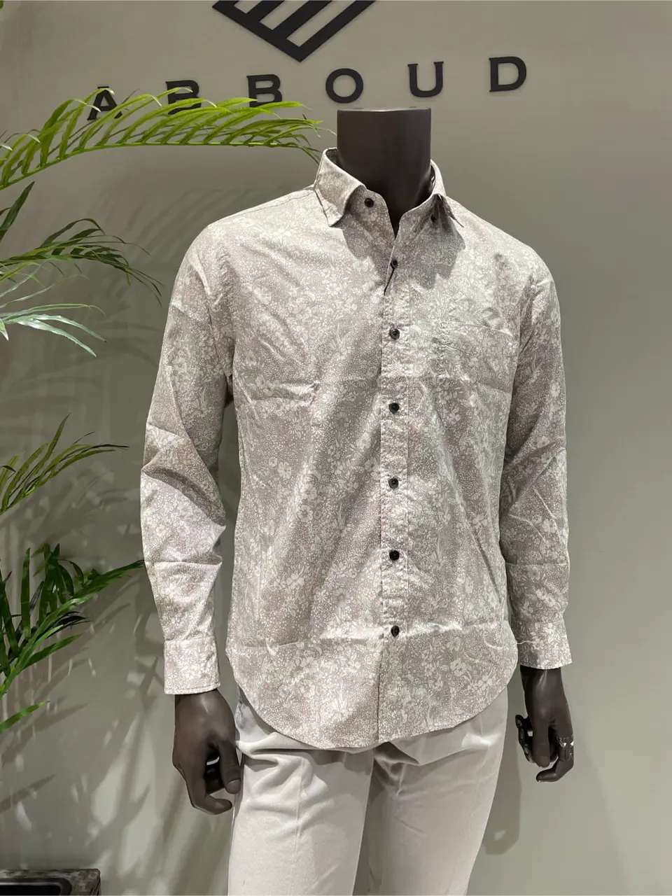 JOSEPH ABBOUD 伊津野 コーディネート画像