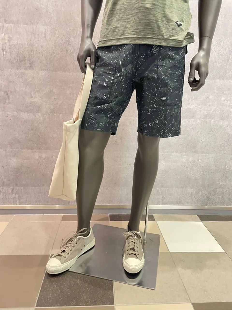 JOSEPH ABBOUD 東　 コーディネート画像