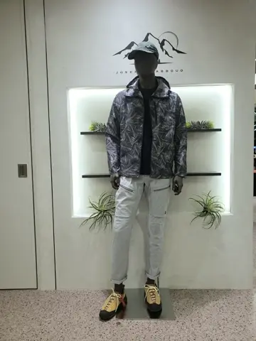 JOSEPH ABBOUD 中西 コーディネート画像