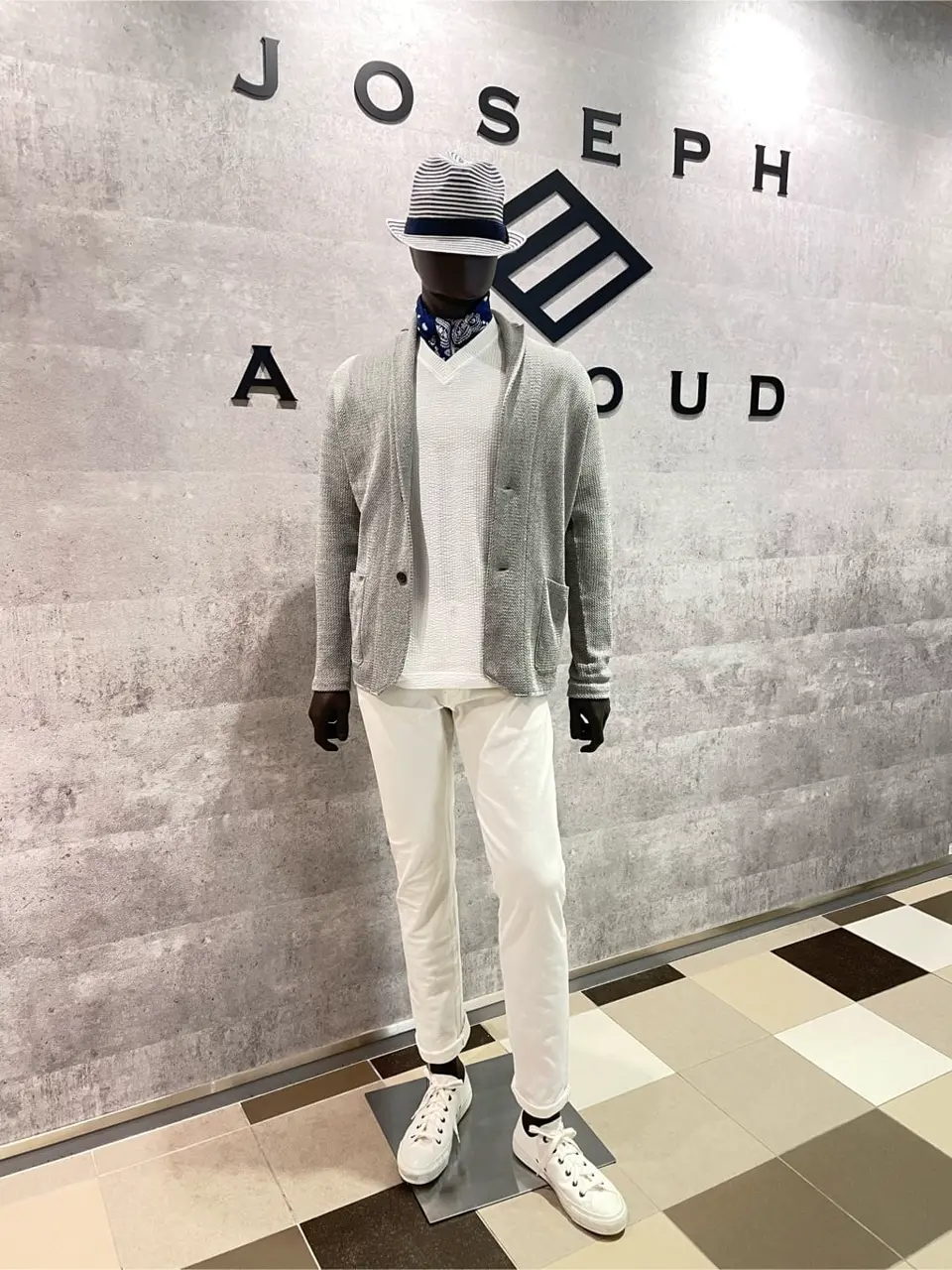  東　 コーディネート画像