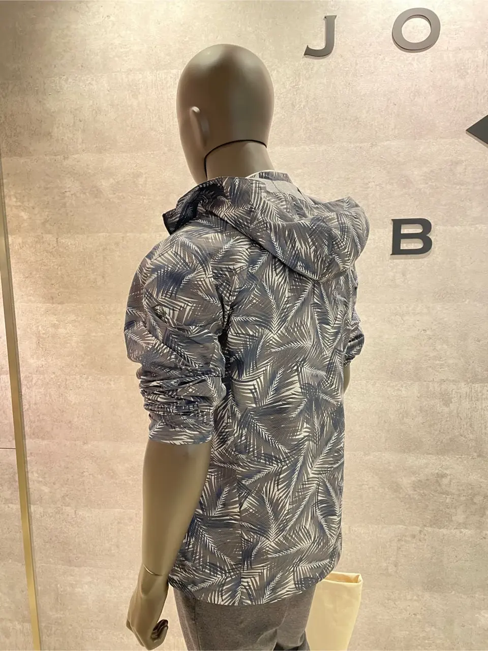 JOSEPH ABBOUD 東　 コーディネート画像