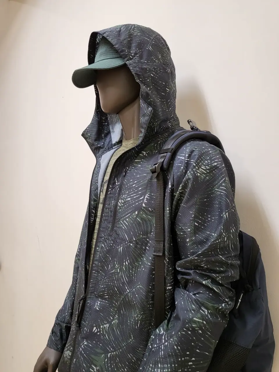 JOSEPH ABBOUD 亀井 コーディネート画像