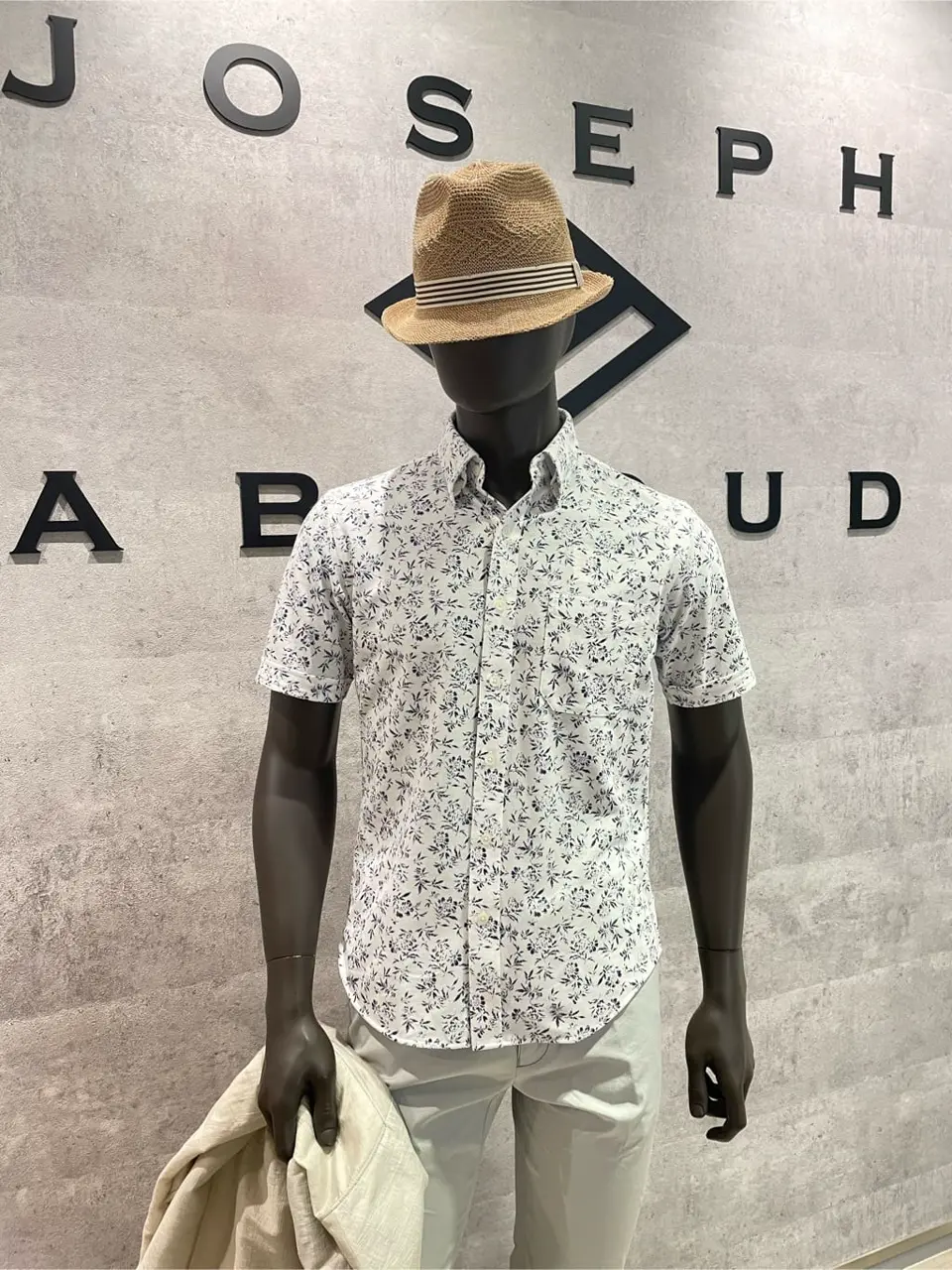 JOSEPH ABBOUD 東　 コーディネート画像