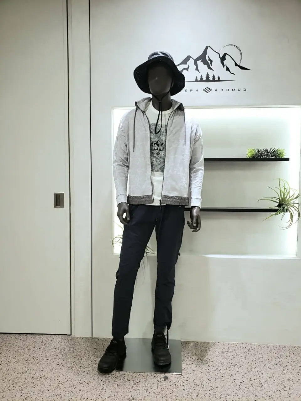  中西 コーディネート画像