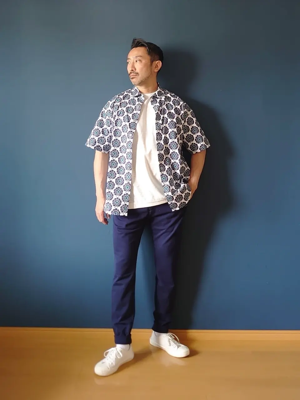 JOSEPH ABBOUD 安東 コーディネート画像