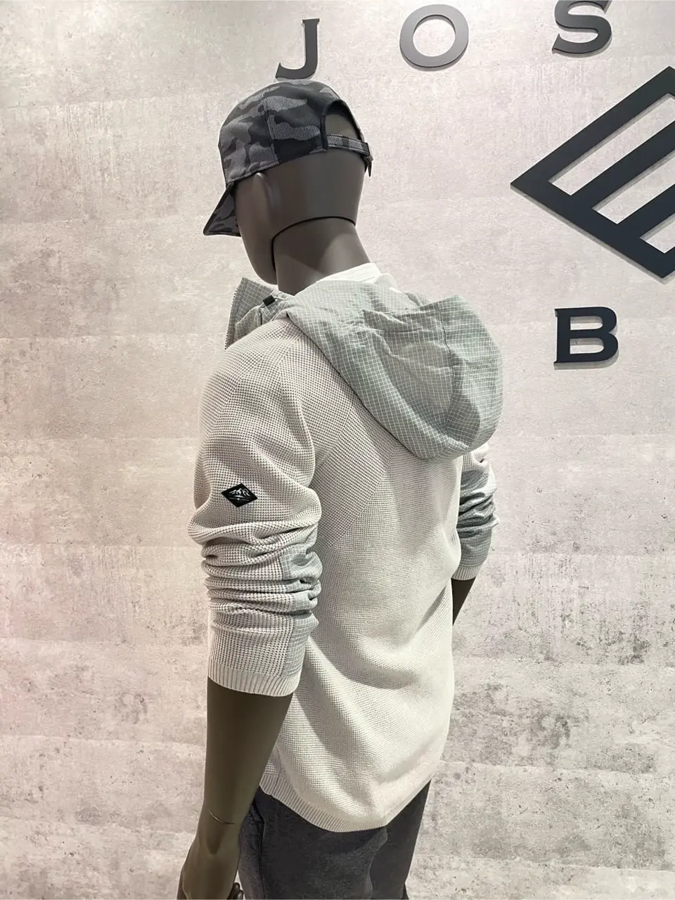 JOSEPH ABBOUD 東　 コーディネート画像