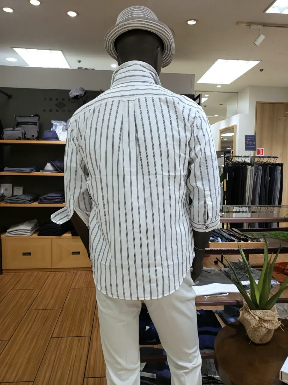 JOSEPH ABBOUD 中西 コーディネート画像