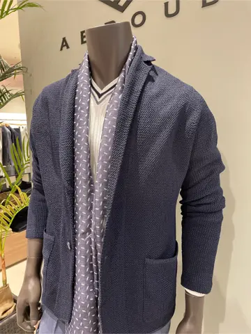 JOSEPH ABBOUD 伊津野 コーディネート画像