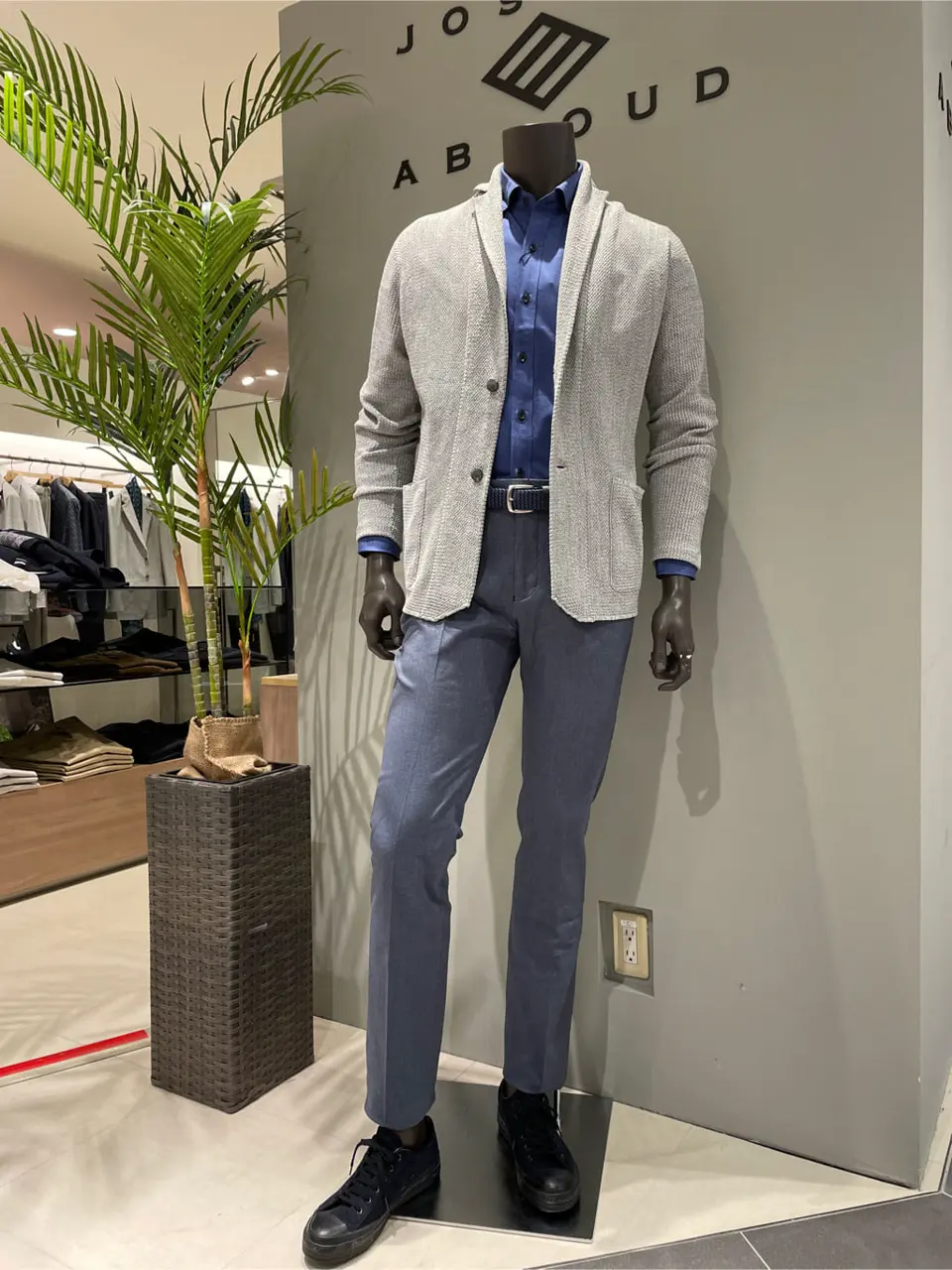 JOSEPH ABBOUD 伊津野 コーディネート画像