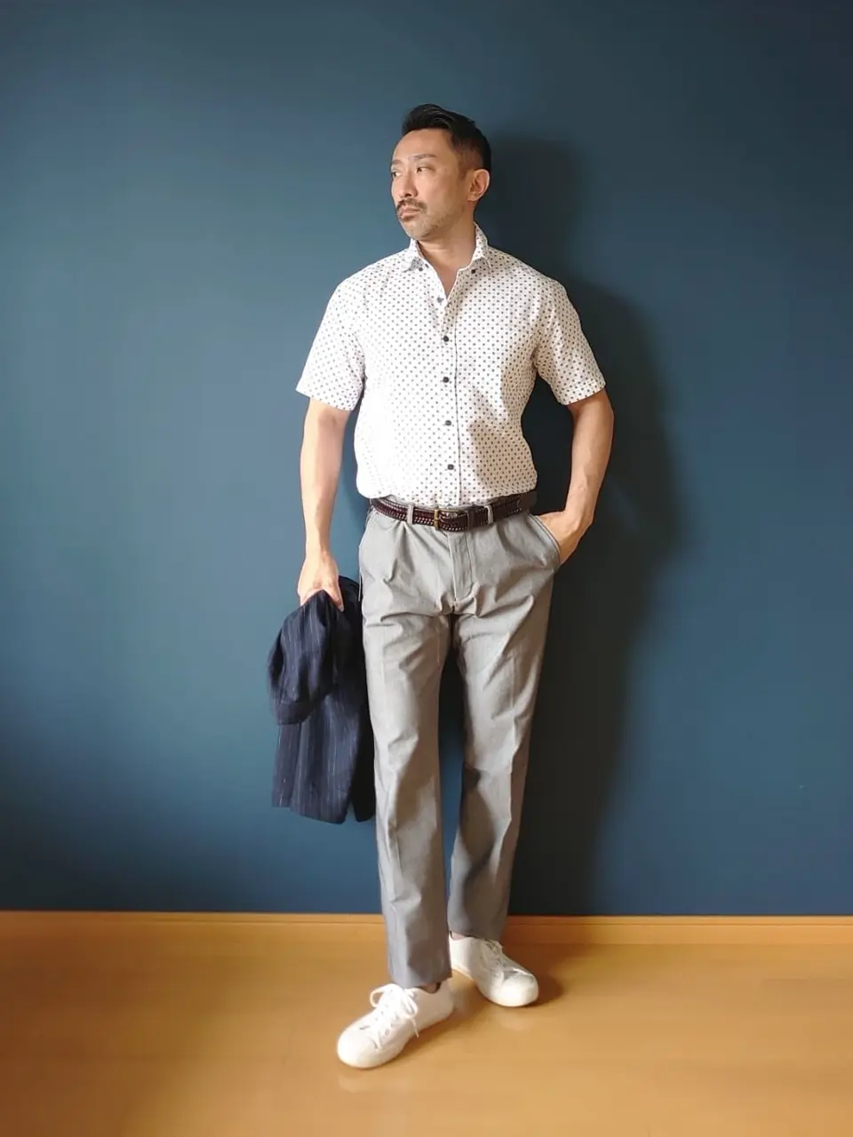 JOSEPH ABBOUD 安東 コーディネート画像