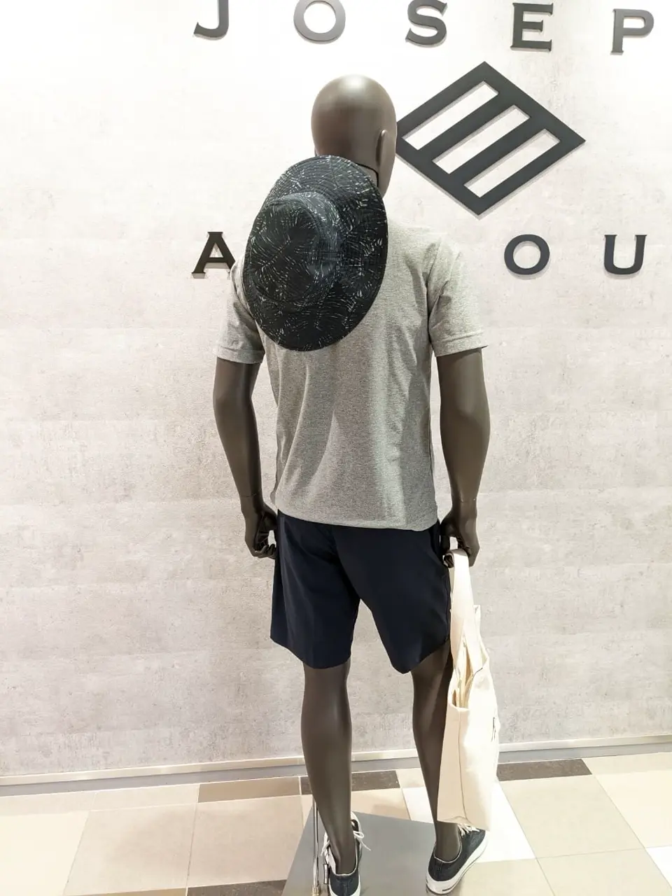 JOSEPH ABBOUD 大久 コーディネート画像