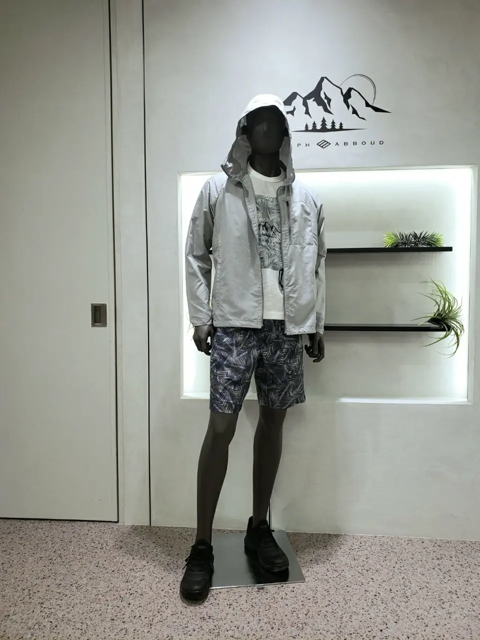  中西 コーディネート画像