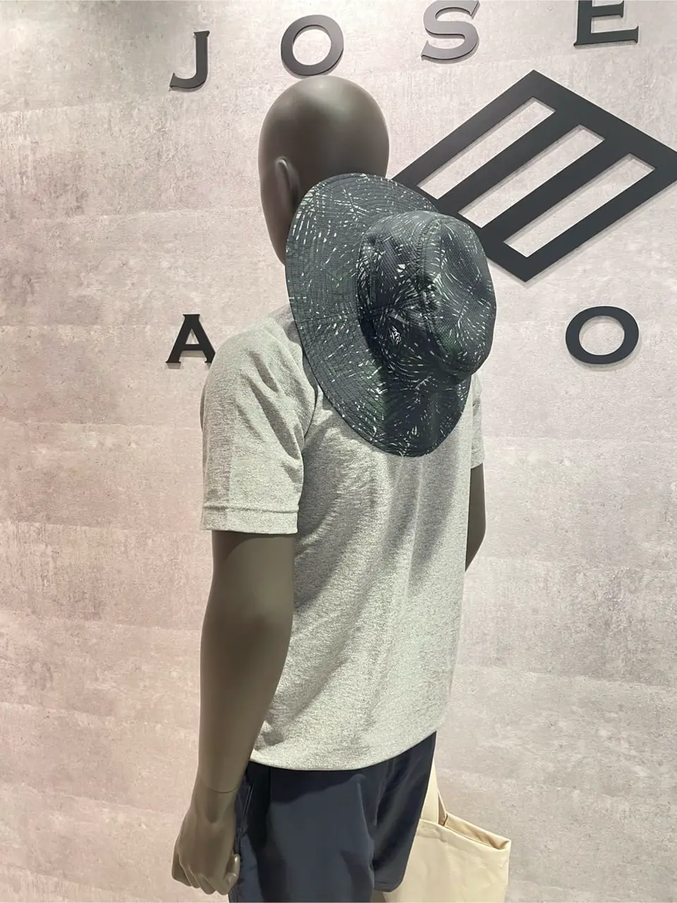 JOSEPH ABBOUD 東　 コーディネート画像