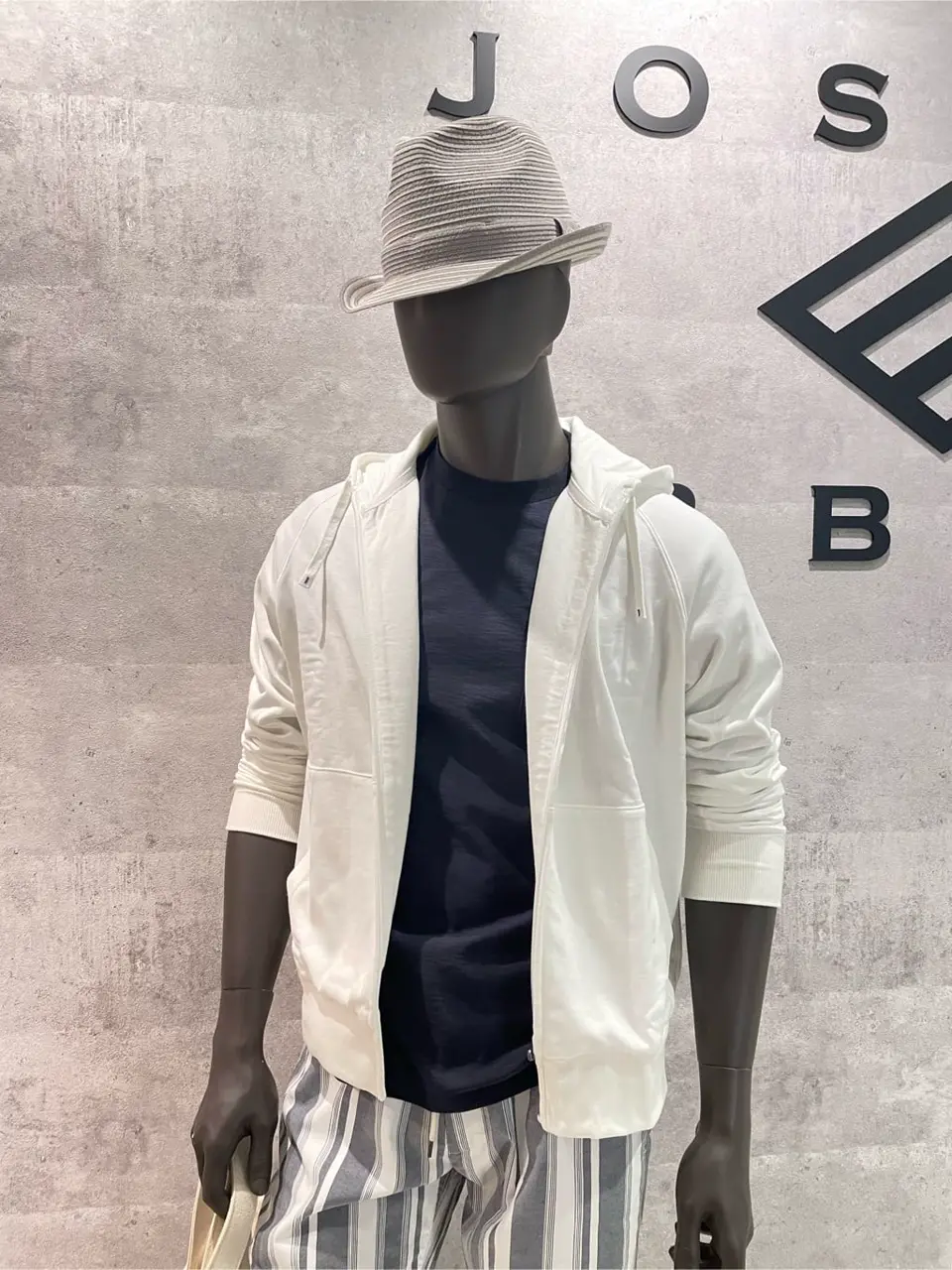 JOSEPH ABBOUD 東　 コーディネート画像