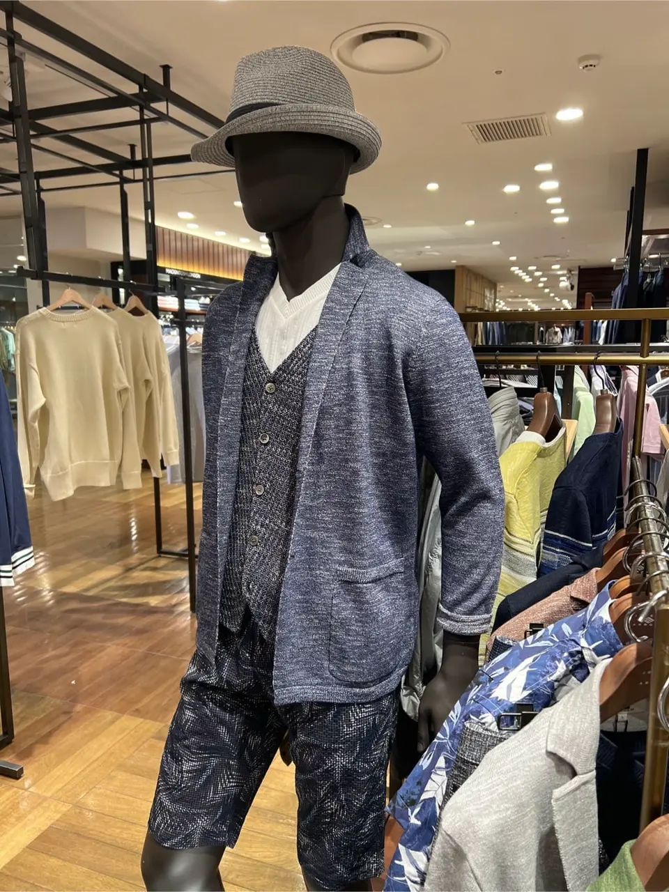 JOSEPH ABBOUD 新林 コーディネート画像