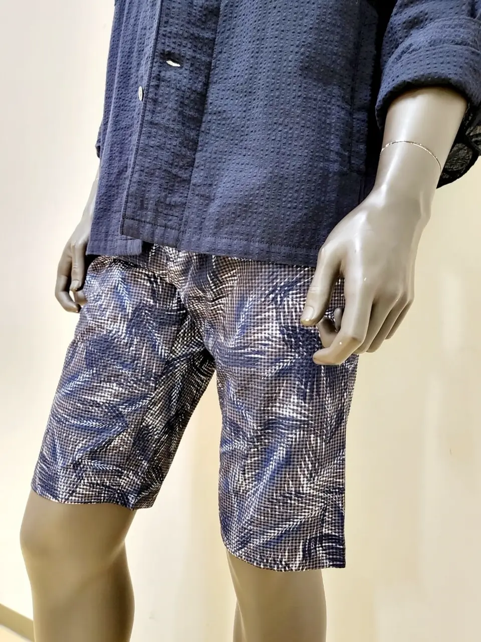 JOSEPH ABBOUD 亀井 コーディネート画像