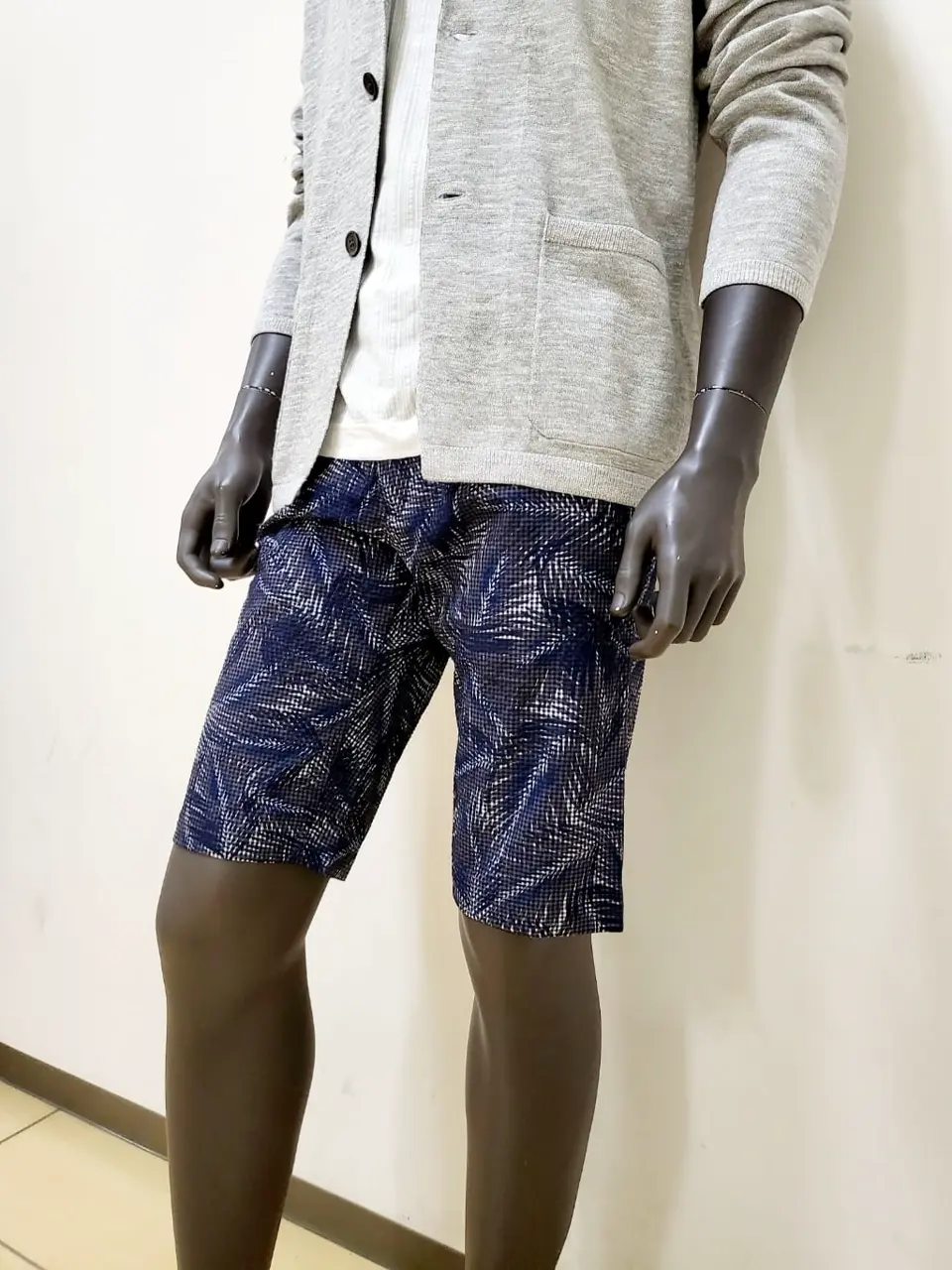 JOSEPH ABBOUD 亀井 コーディネート画像