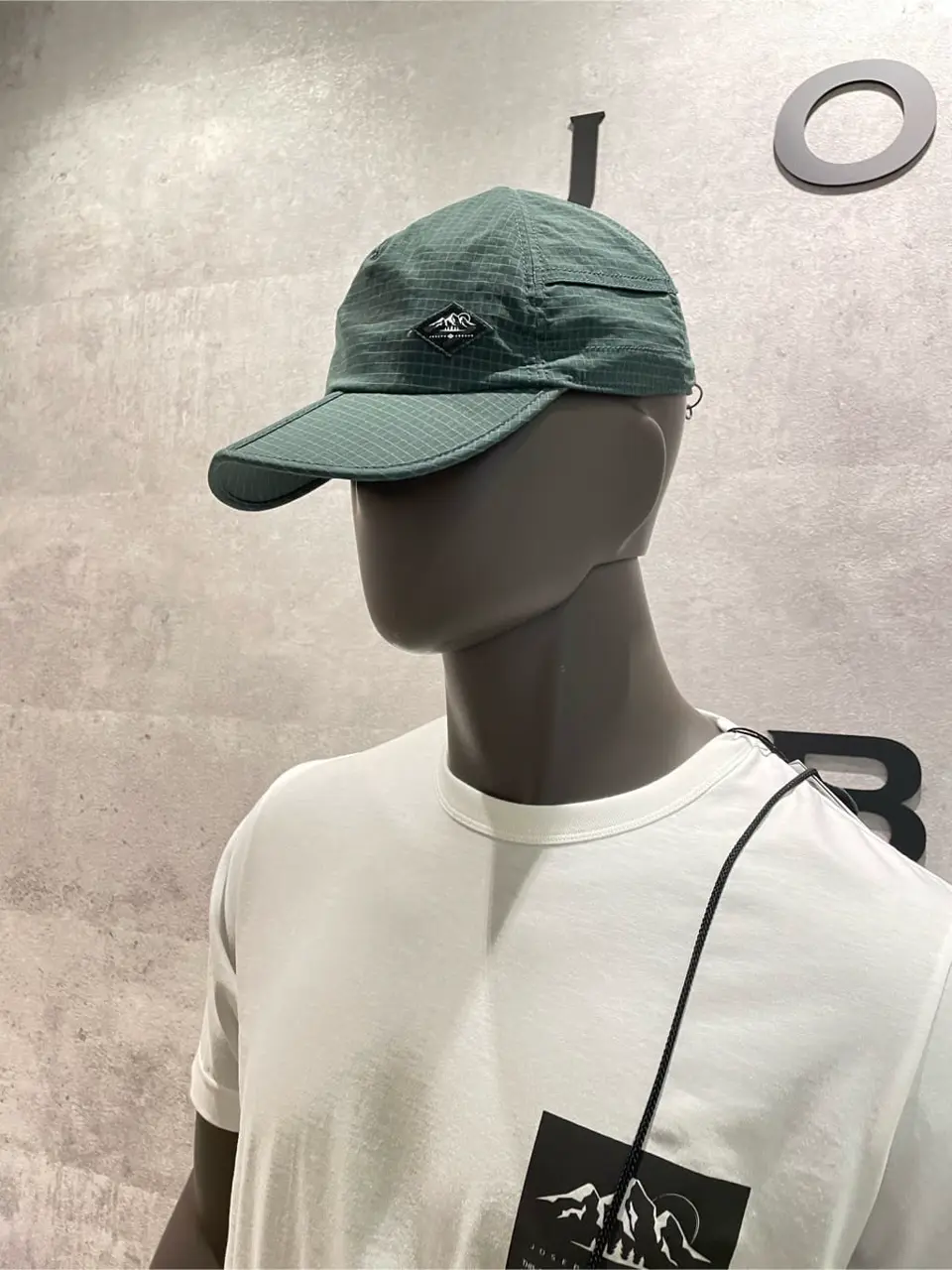 JOSEPH ABBOUD 東　 コーディネート画像