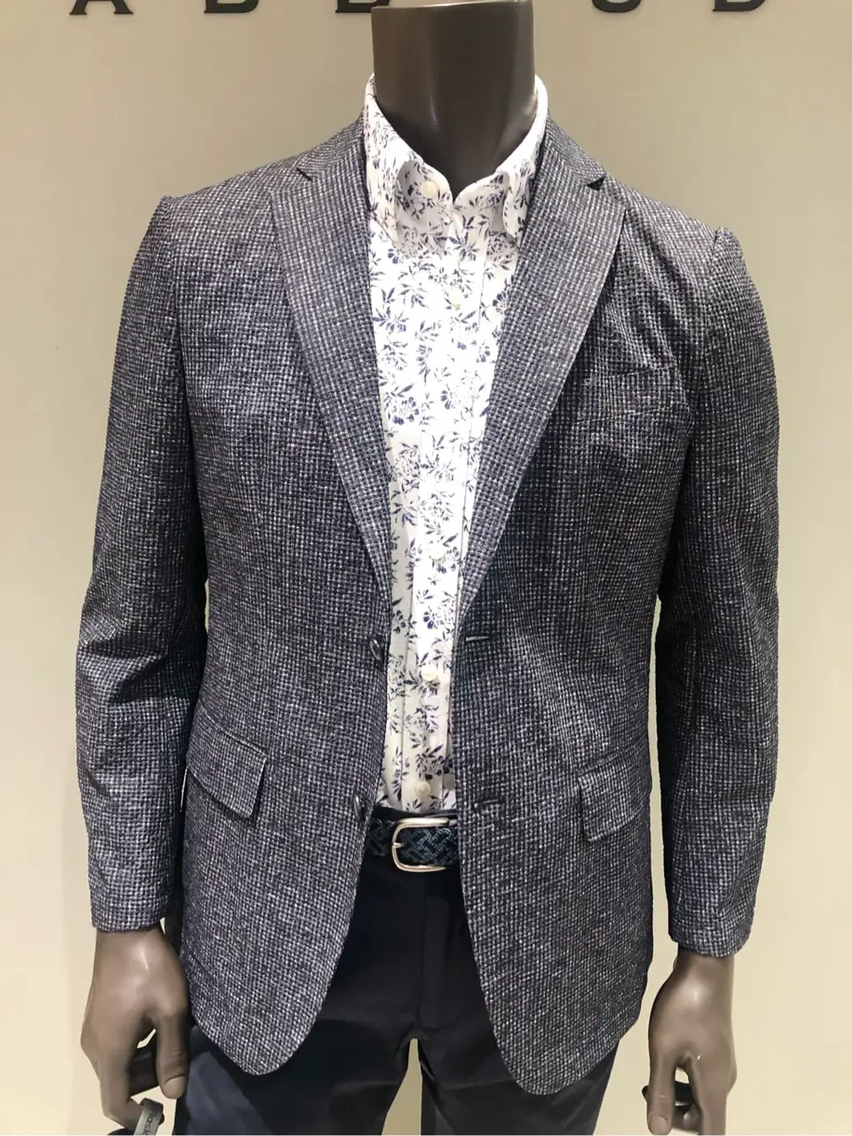 JOSEPH ABBOUD 川田 コーディネート画像